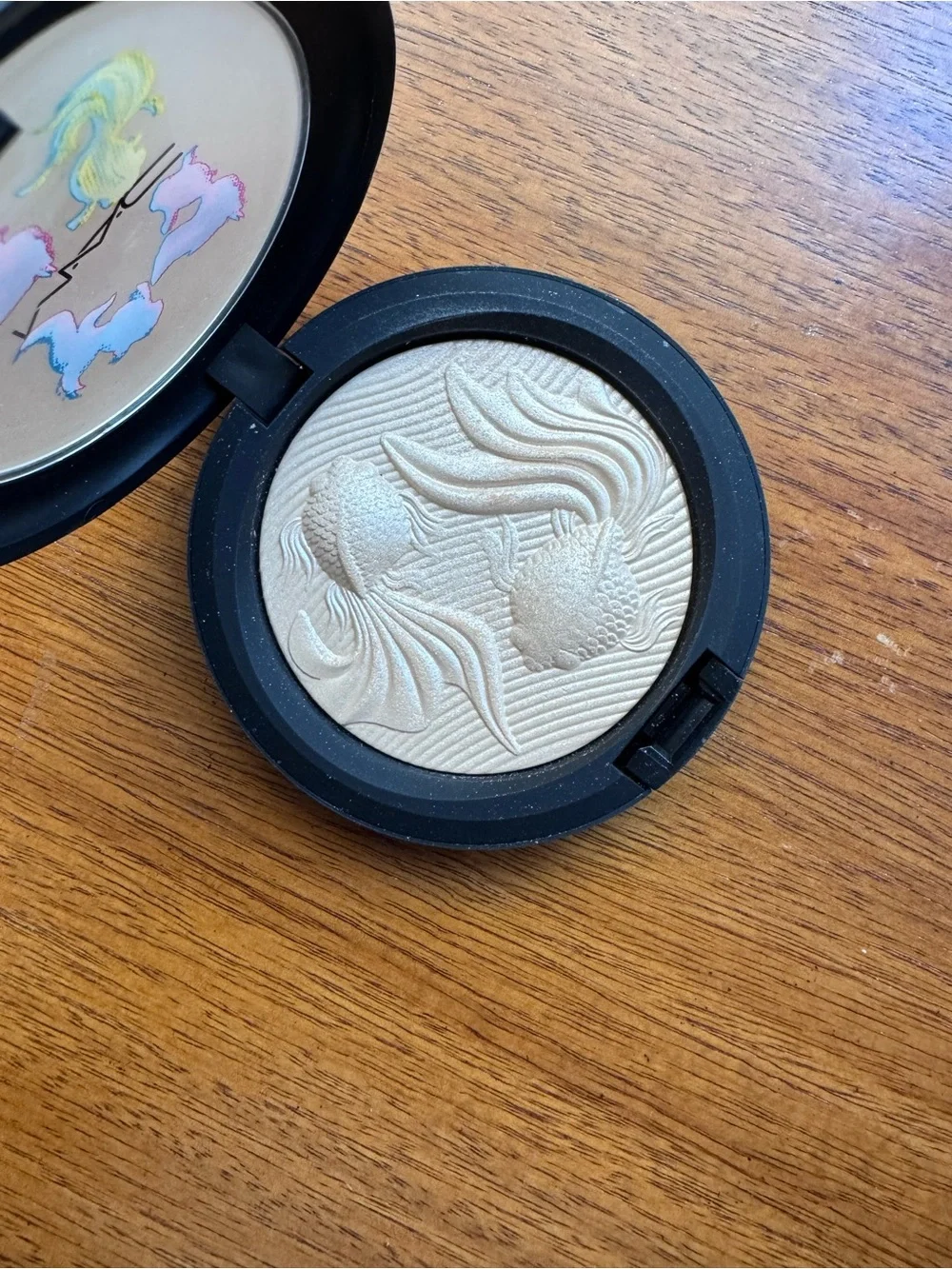 MAC Cosmetics in double gleam highlighter